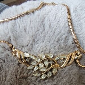 Elegant Gold Necklace with Crystal Accents